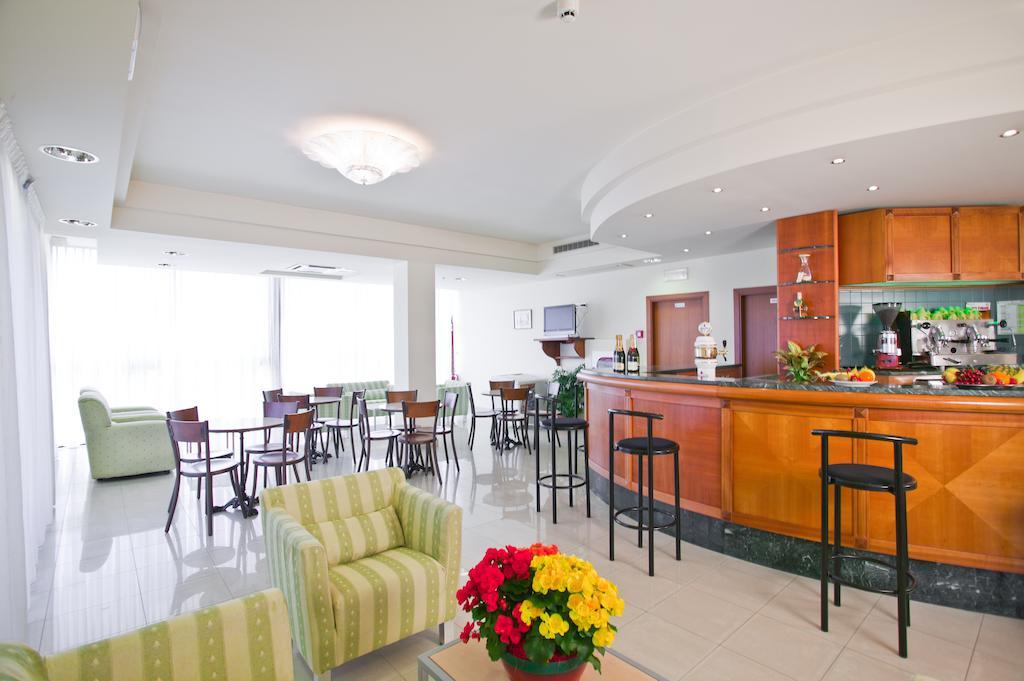 Hotel Globus Cesenatico Dış mekan fotoğraf