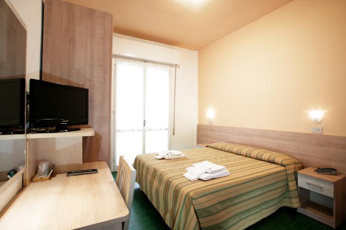 Hotel Globus Cesenatico Oda fotoğraf