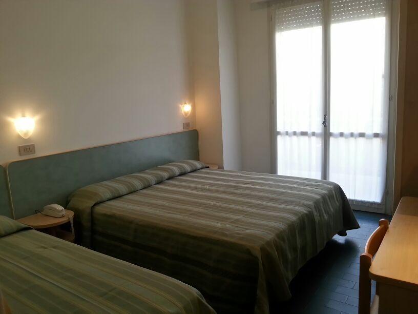Hotel Globus Cesenatico Oda fotoğraf